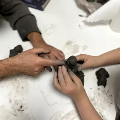 Séances de médiation par la sculpture et le dessin